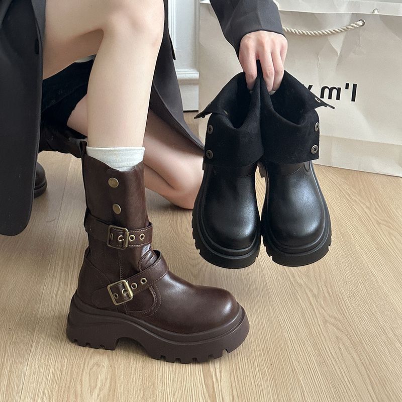 Vintage Style Lace-Up