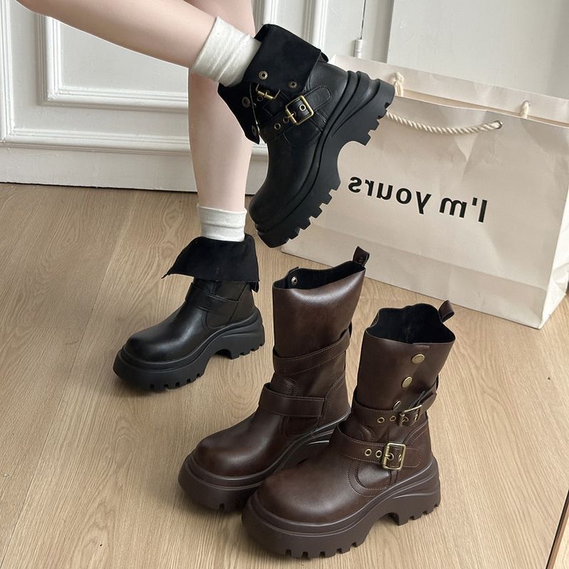 Vintage Style Lace-Up
